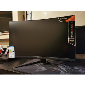 aorus monitor curved