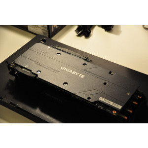 Vedere de ansamblu placa video - backplate