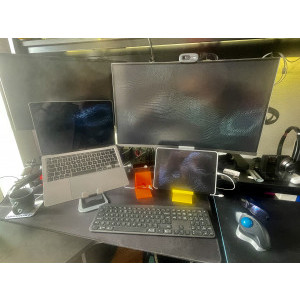 Setup: Monitor + iPad + Laptop Mac Book Pro M1 = x3 display-uri.
