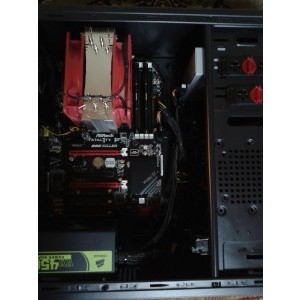 Se poate instala fara probleme un cooler de 155 mm !!!