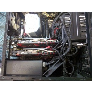 Toata "Serpalimea". Se mai putea lucra putin la "cable management" dar nu ma deranjeaza si nu...