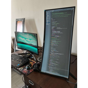 Se poate roti pentru modul portret.