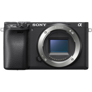 Sony Alpha 6400 Body Black + Obiectiv E 18-135 mm f/3.5-5.6 OSS