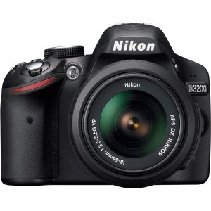 Nikon D3200 negru + obiectiv AF-S DX Nikkor 18-55mm f/3.5-5.6G VR