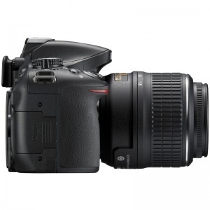 Nikon D5200 negru + obiectiv AF-S DX Nikkor 18-55mm f/3.5-5.6G VR