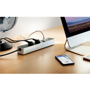 Eve Prelungitor Smart cu protectie la supratensiune, Compatibil Apple HomeKit