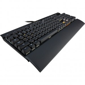 Corsair K70 - RGB LED - Cherry MX Red - Layout EU Mecanica