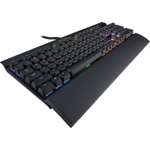 Corsair K70 - RGB LED - Cherry MX Brown - Layout US Mecanica