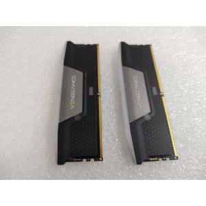 Memorie Corsair Vengeance RGB Black 32GB DDR5 5200MHz CL40 Dual Channel Kit