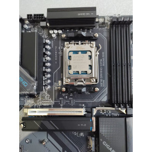 Startup Kit AMD Ryzen 7 9800X3D 4.7GHz + GIGABYTE X870 GAMING WIFI6